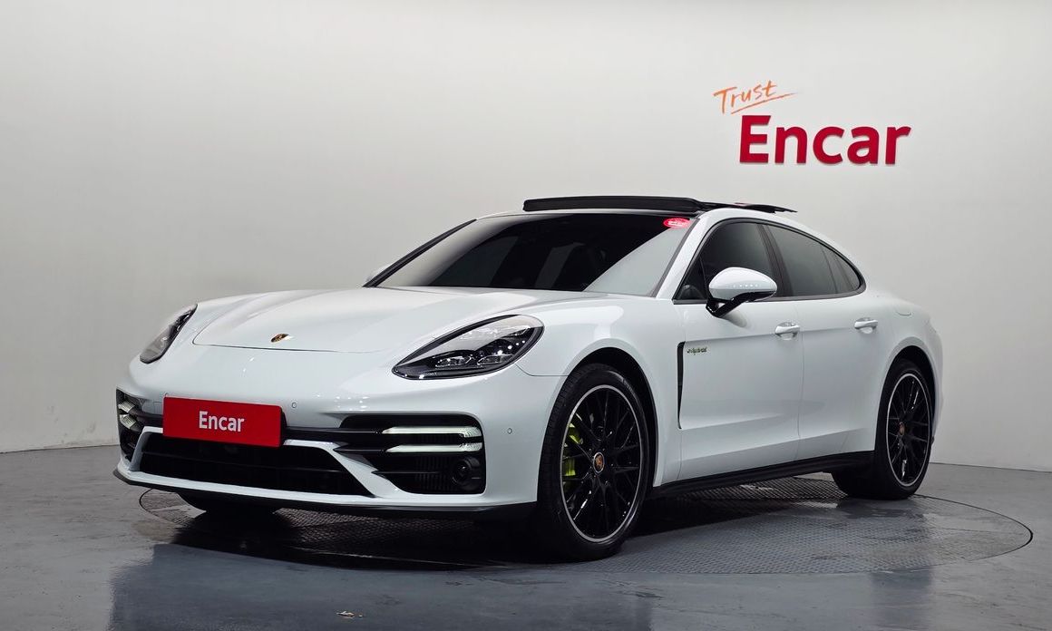 Porsche Panamera 2021