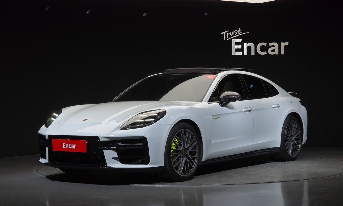 Porsche Panamera 2025