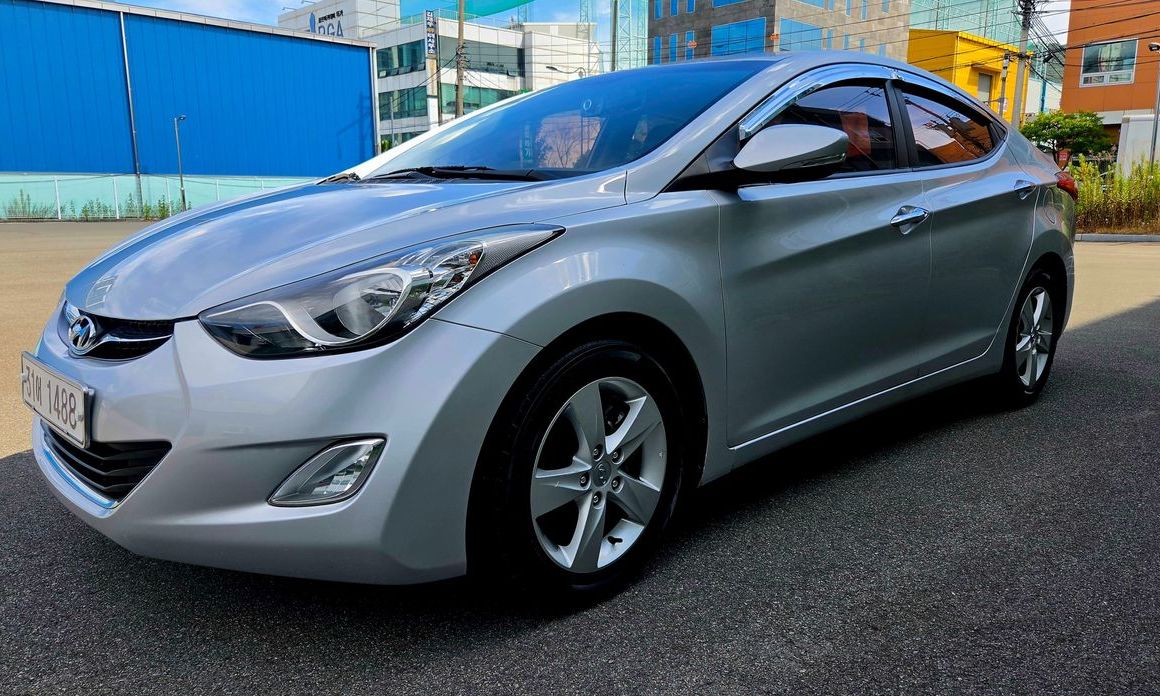 Hyundai AVANTE 2011