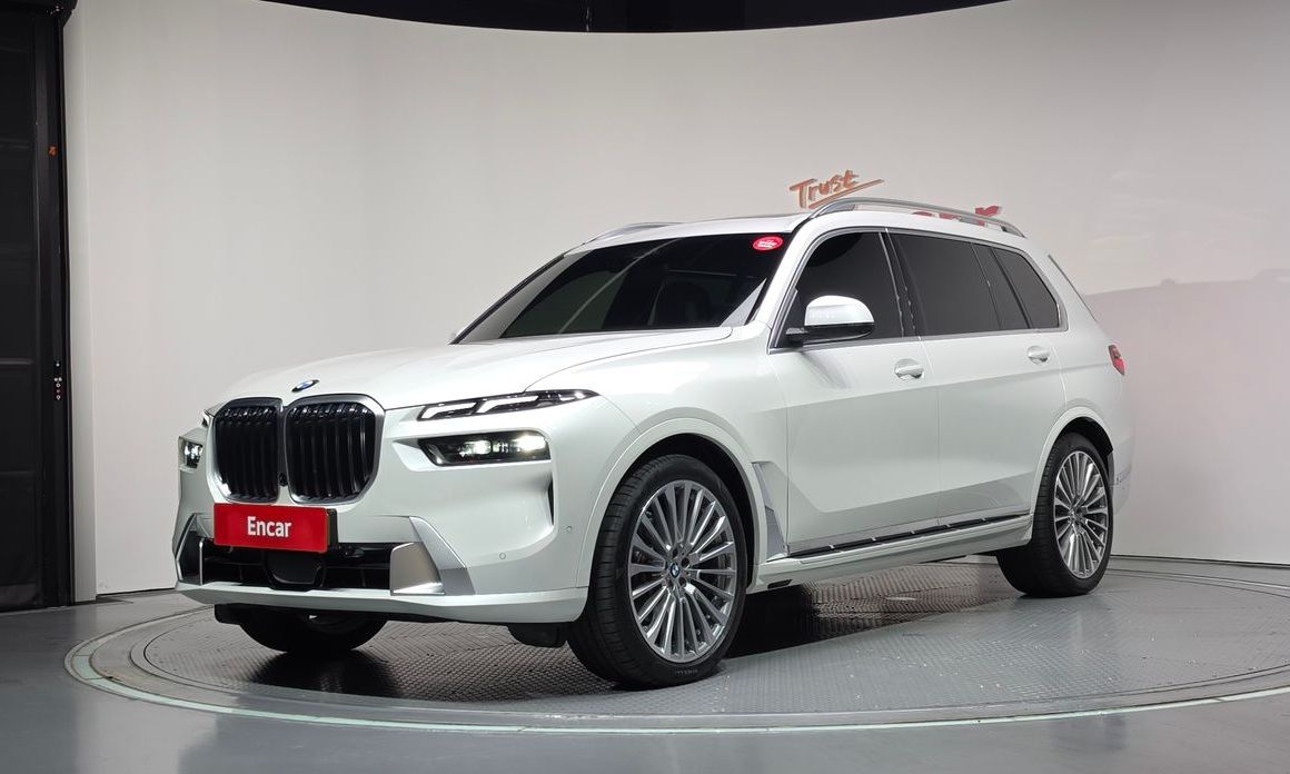 BMW X7 2025