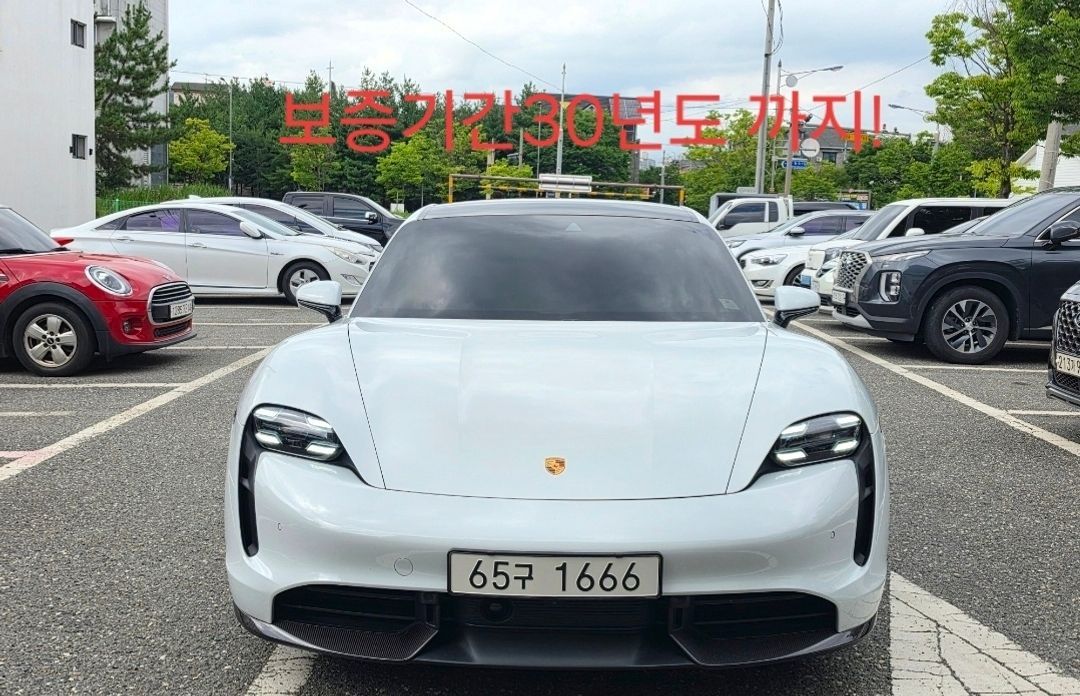 Porsche Taycan 2021