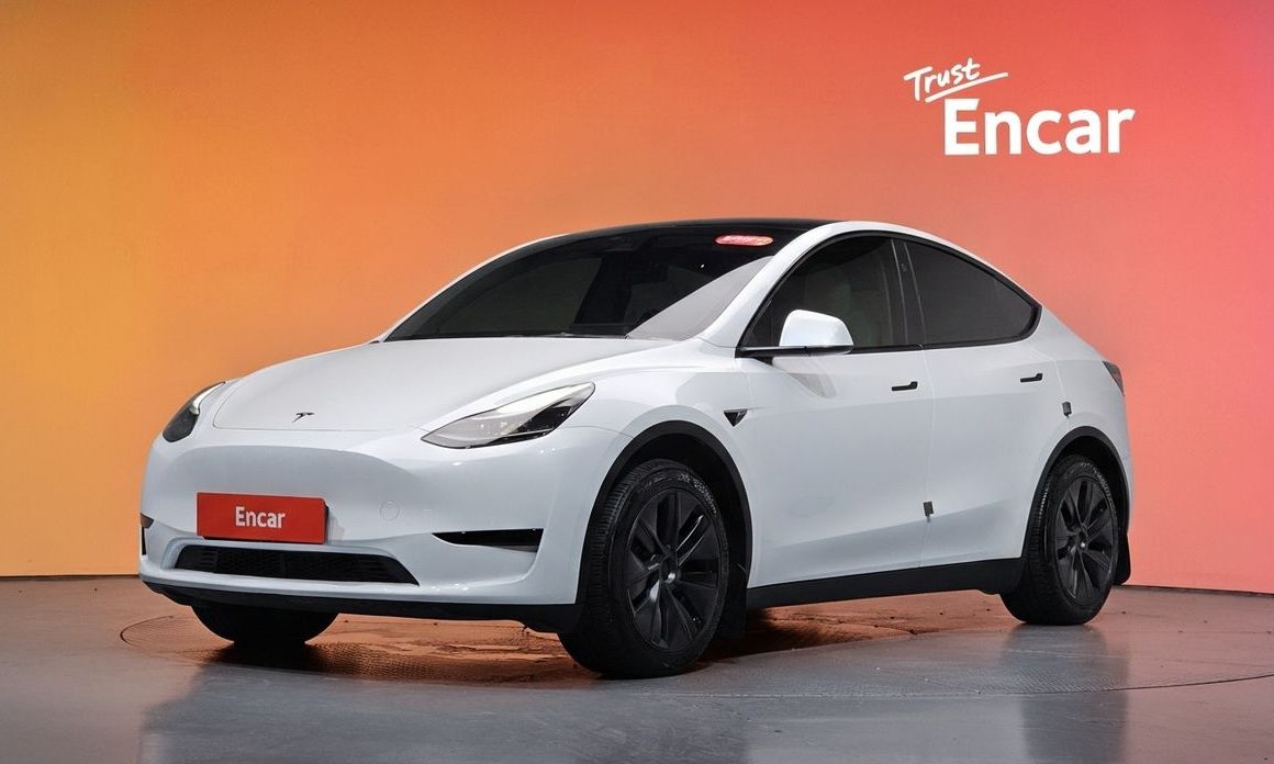 Tesla Model Y 2024