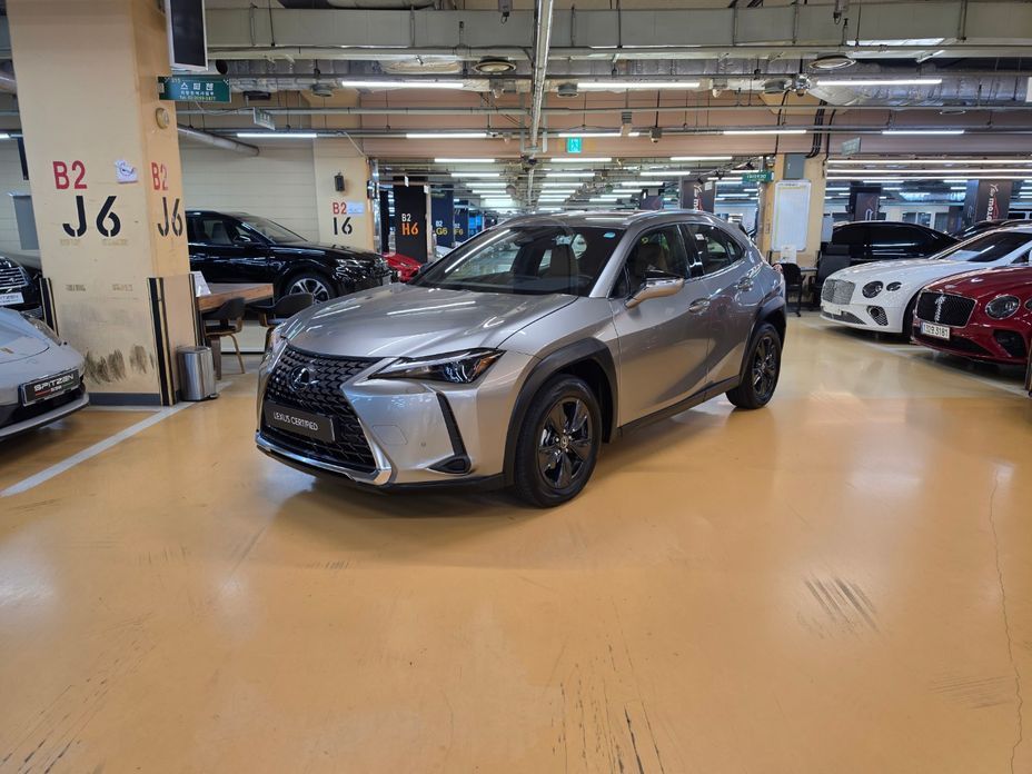 Lexus UX 2026
