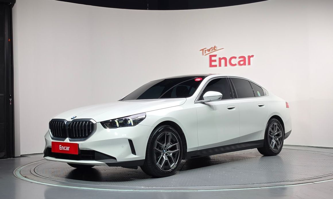 BMW 5-Series 2025