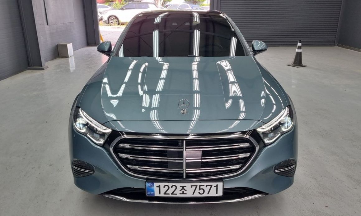 Mercedes-Benz E-Class 2024