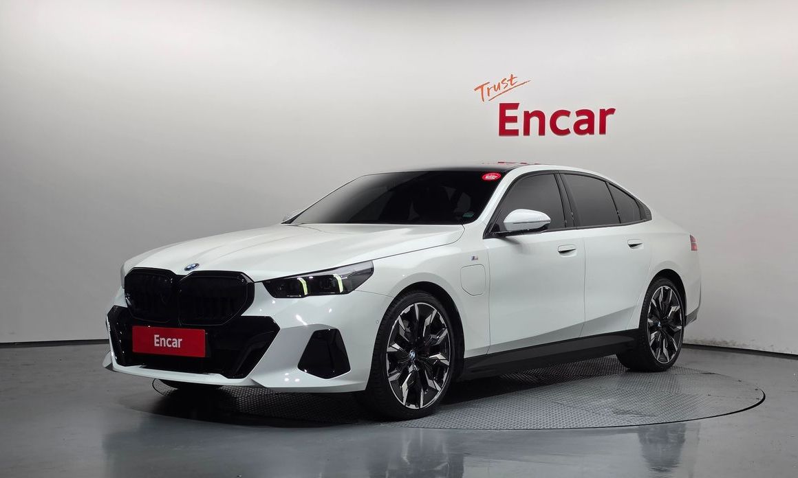 BMW 5-Series 2025