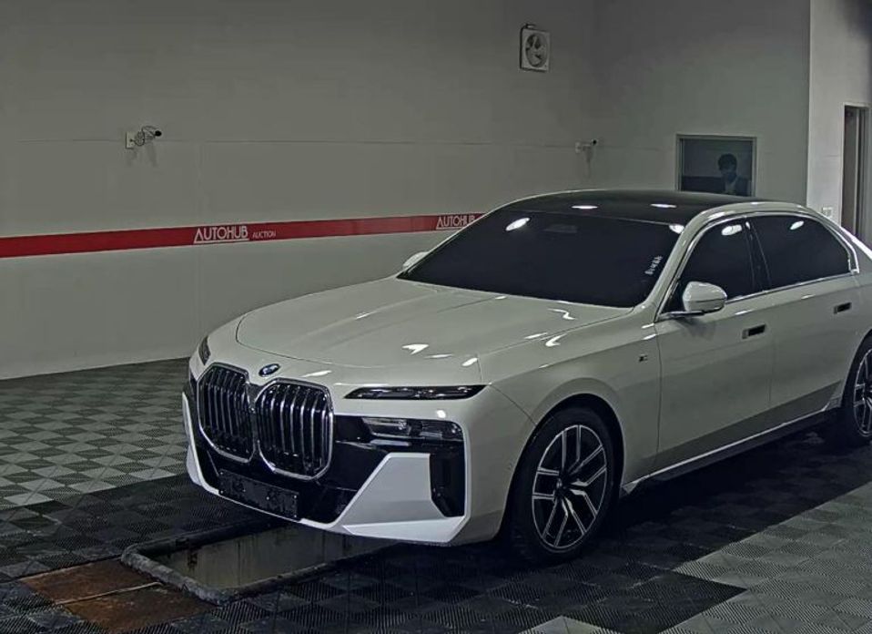 BMW 7-Series 2024
