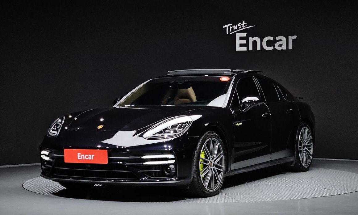 Porsche Panamera 2023