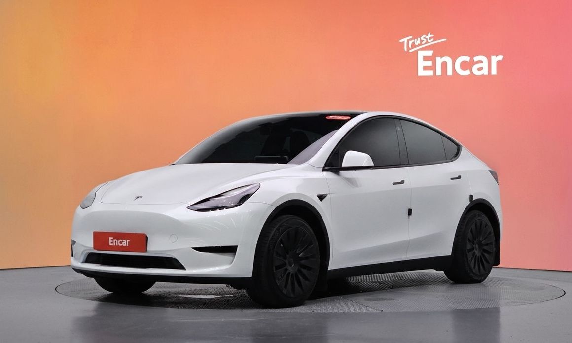 Tesla Model Y 2024