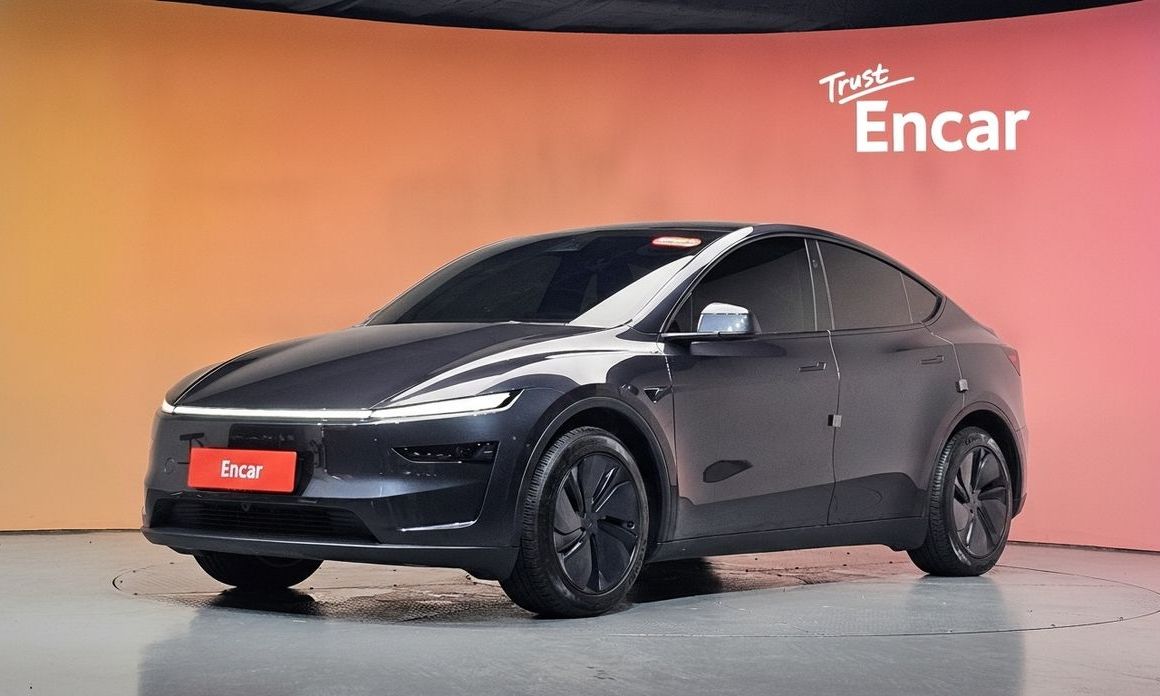 Tesla Model Y 2025