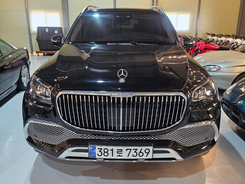 Mercedes-Benz GLS-Class 2023
