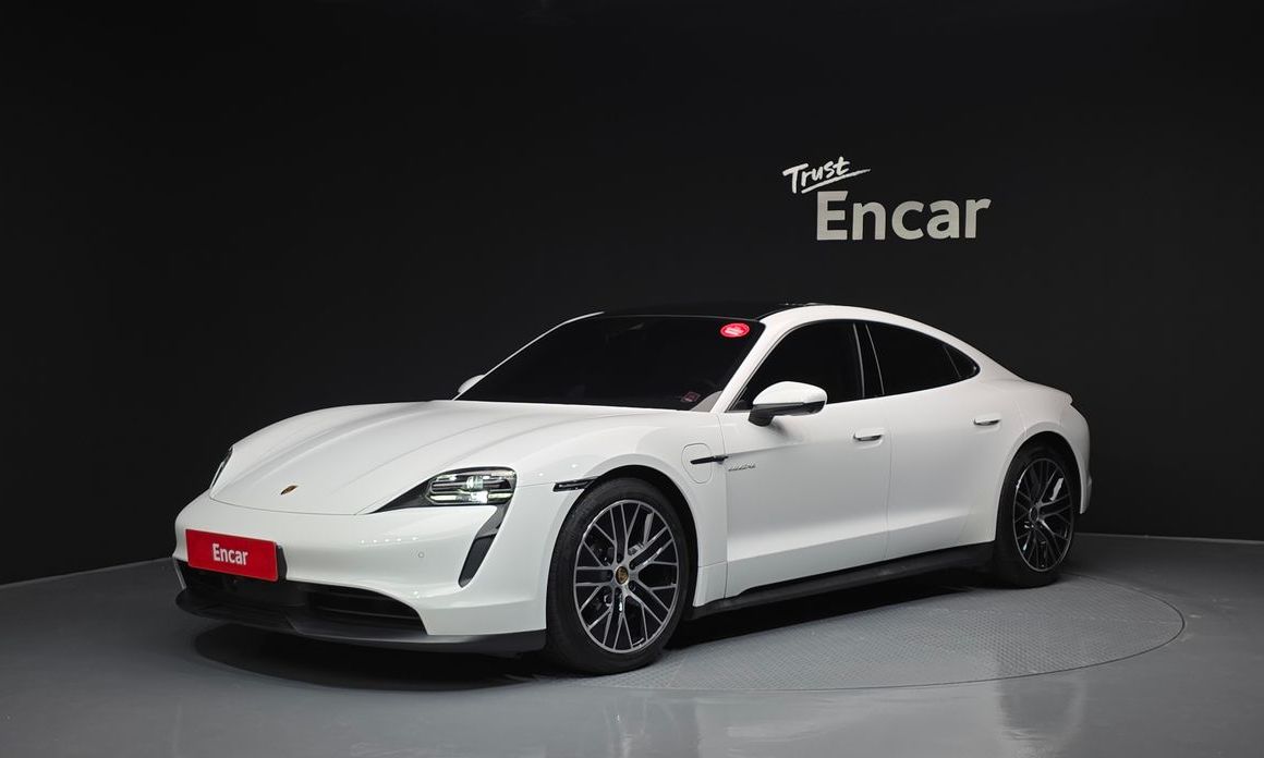 Porsche Taycan 2023