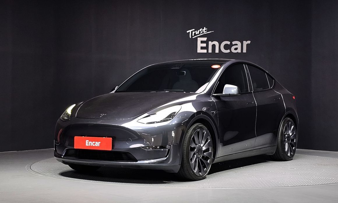 Tesla Model Y 2024