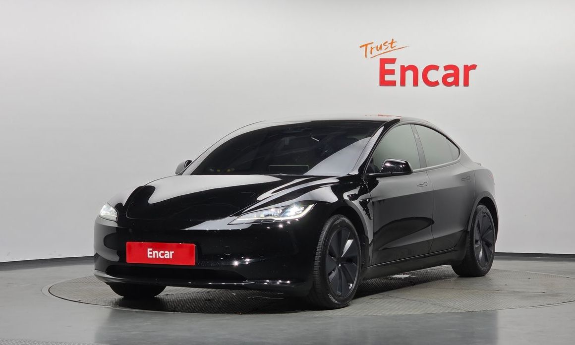 Tesla Model 3 2024