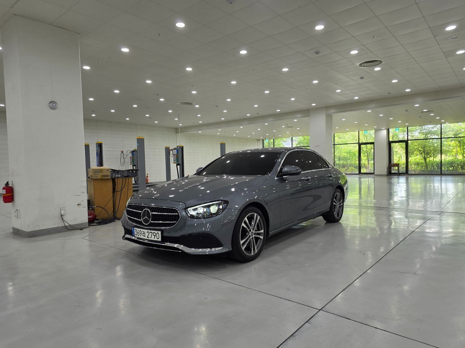 Mercedes-Benz E-Class 2021
