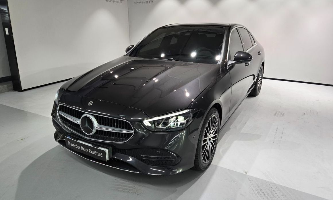 Mercedes-Benz C-Class 2025