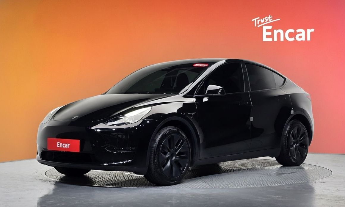 Tesla Model Y 2024