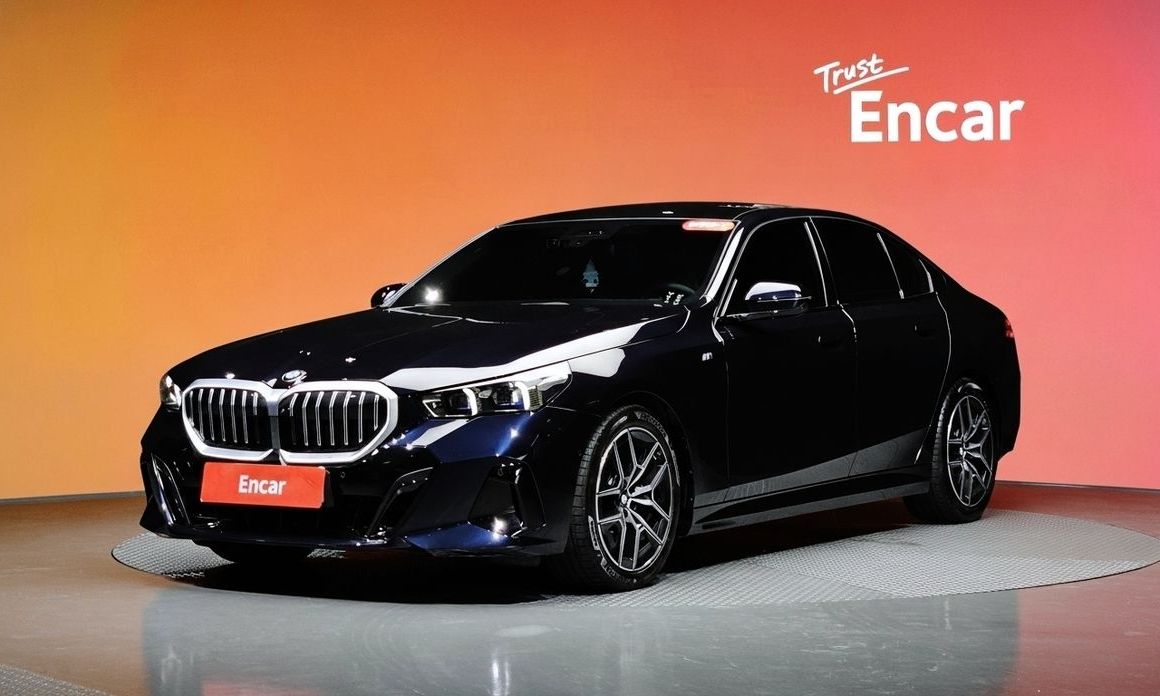 BMW 5-Series 2024