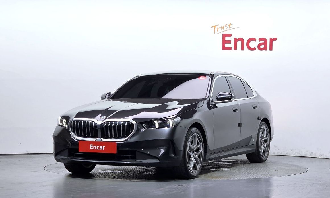 BMW 5-Series 2024