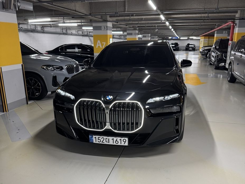 BMW 7-Series 2024
