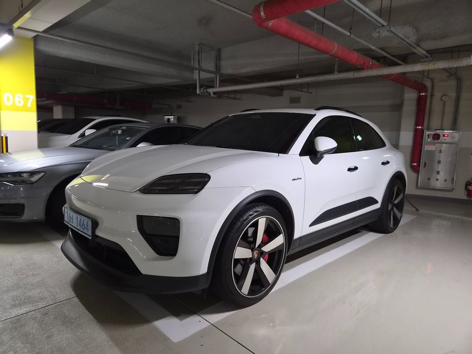 Porsche Macan 2025
