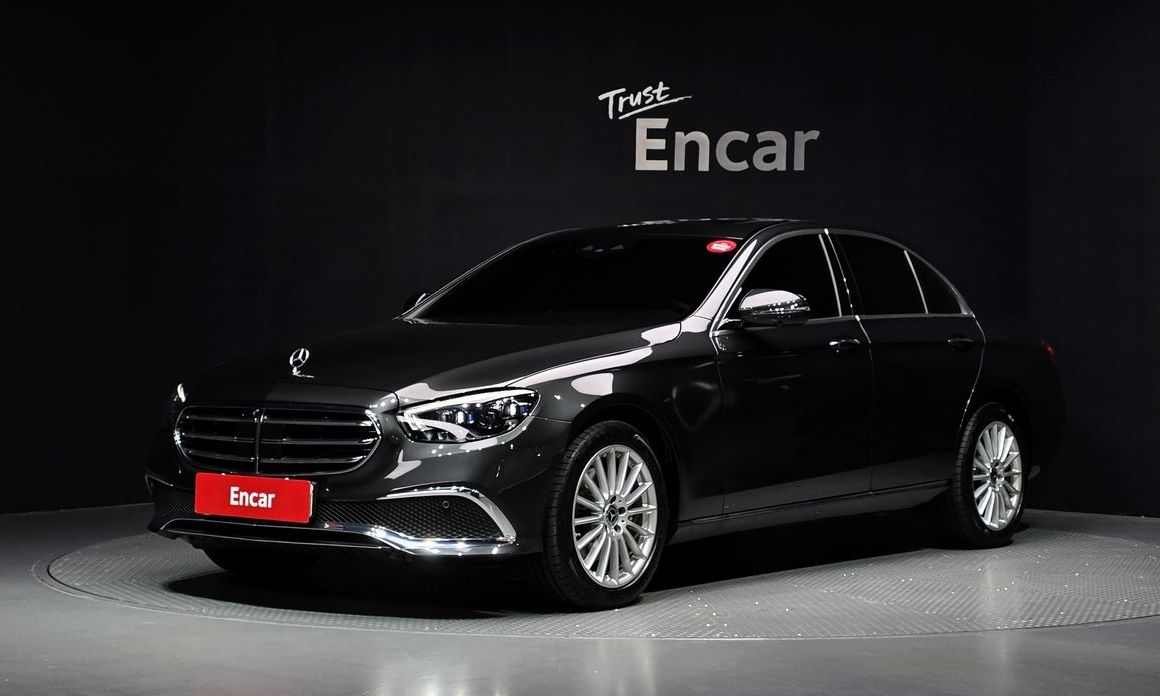 Mercedes-Benz E-Class 2023