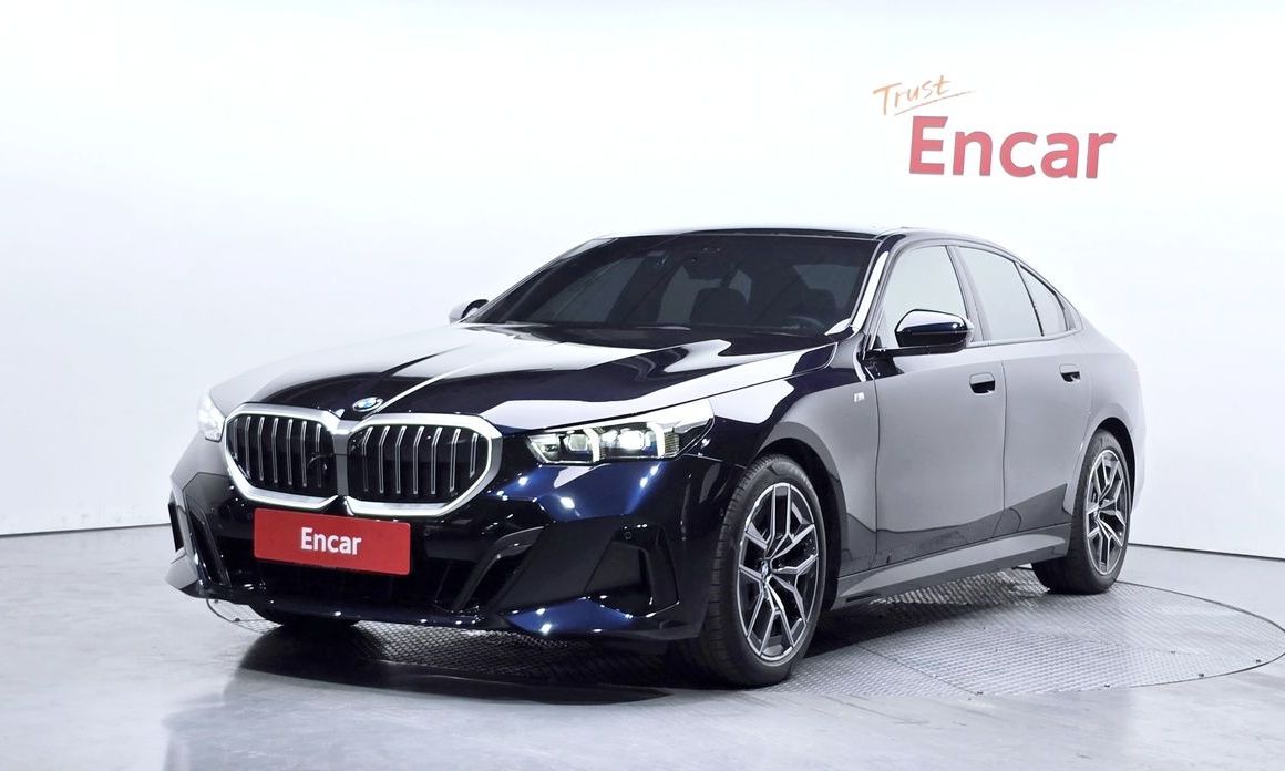 BMW 5-Series 2024