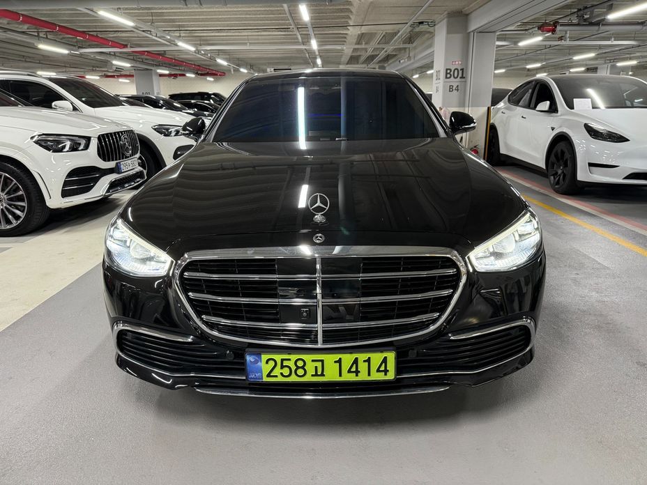 Mercedes-Benz S-Class 2024