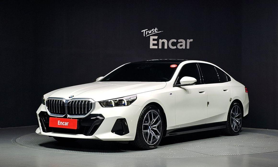 BMW 5-Series 2024