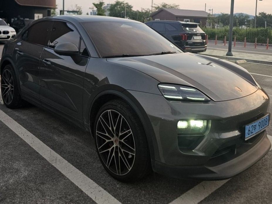Porsche Macan 2025