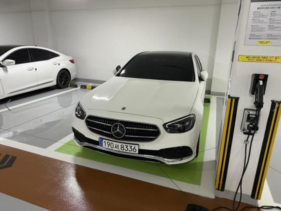 Mercedes-Benz E-Class 2023