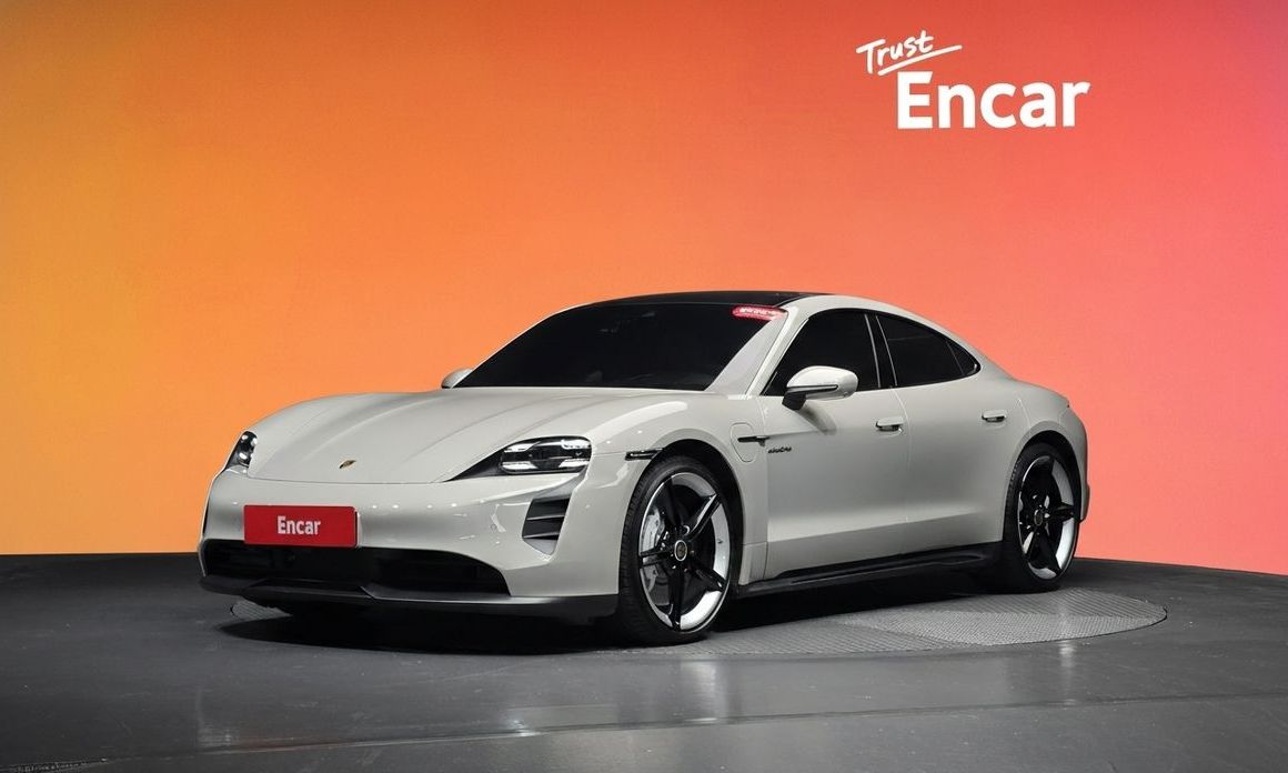 Porsche Taycan 2024