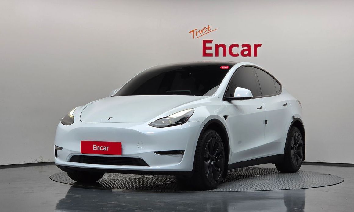 Tesla Model Y 2024