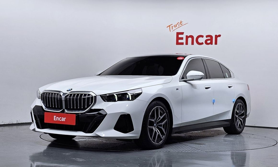 BMW 5-Series 2024