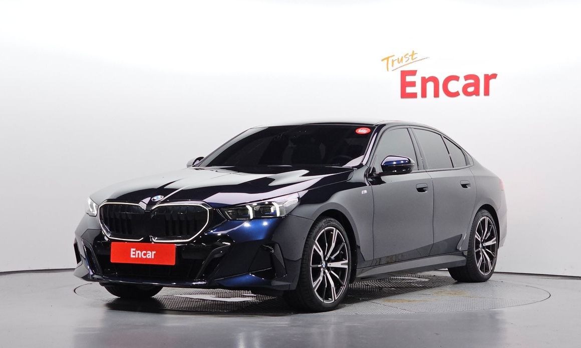 BMW 5-Series 2024
