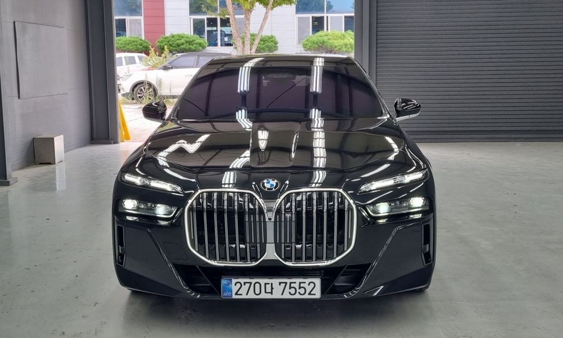 BMW 7-Series 2025
