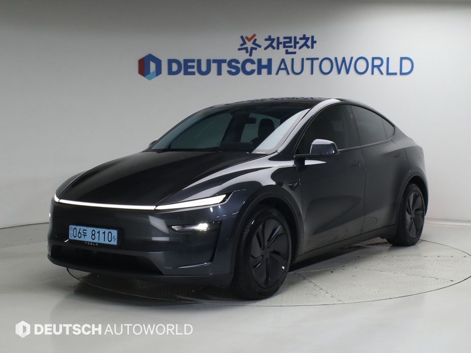 Tesla Model Y 2025