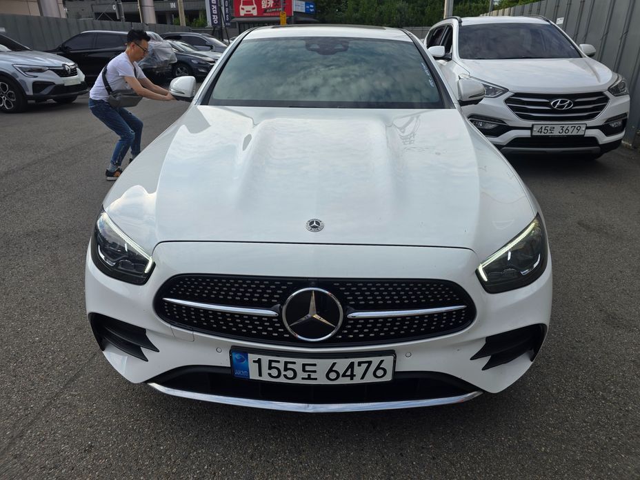Mercedes-Benz E-Class 2023
