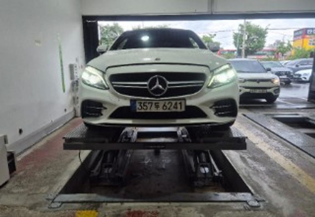 Mercedes-Benz C-Class 2020