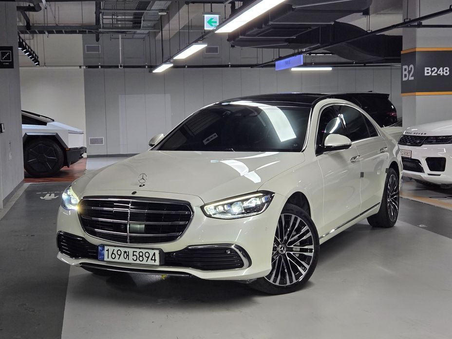 Mercedes-Benz S-Class 2023
