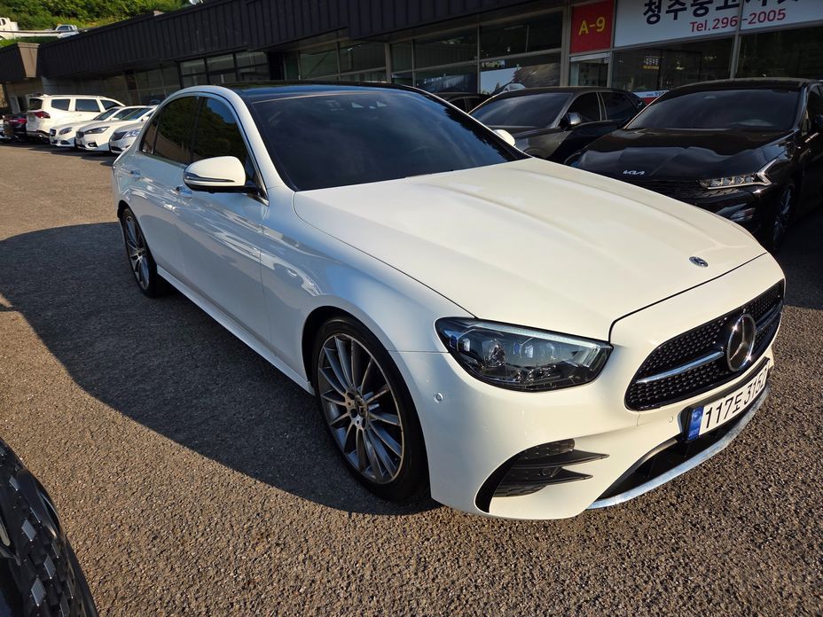 Mercedes-Benz E-Class 2022