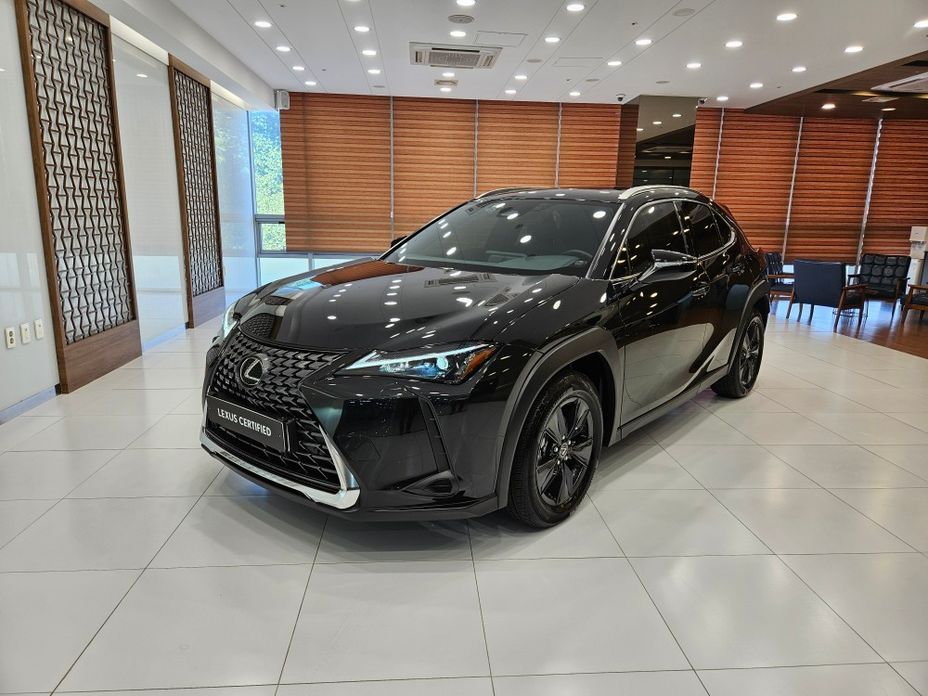 Lexus UX 2026