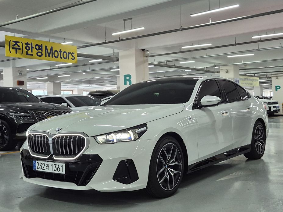 BMW 5-Series 2024