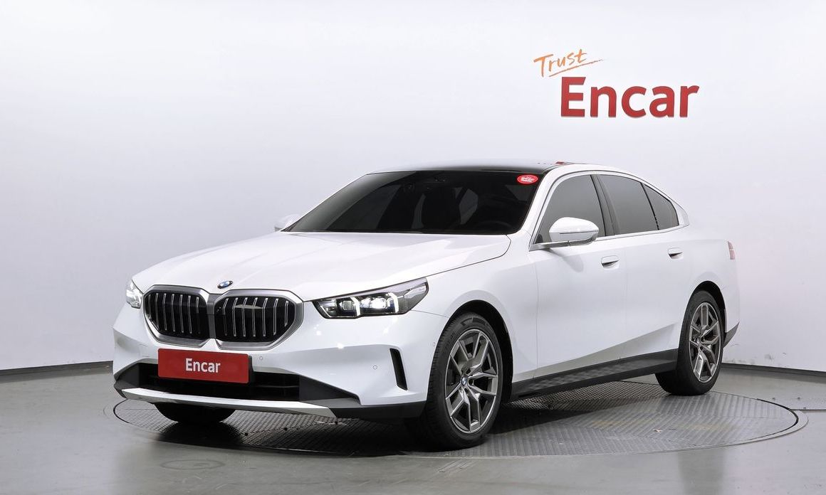 BMW 5-Series 2024
