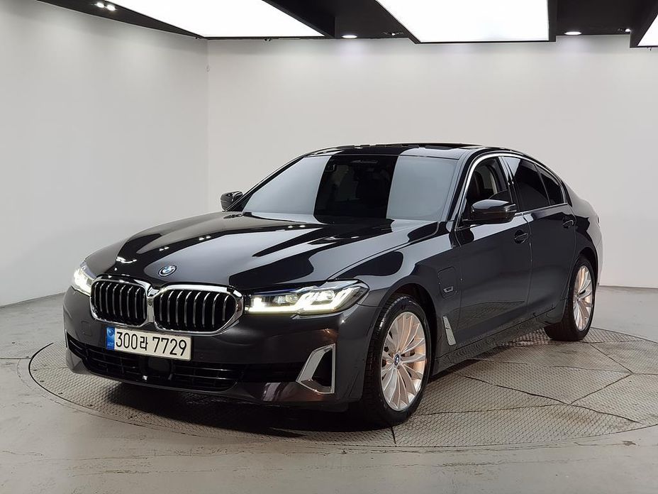 BMW 5-Series 2022