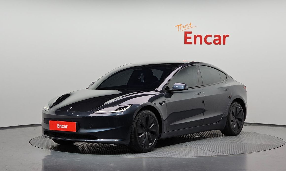 Tesla Model 3 2025