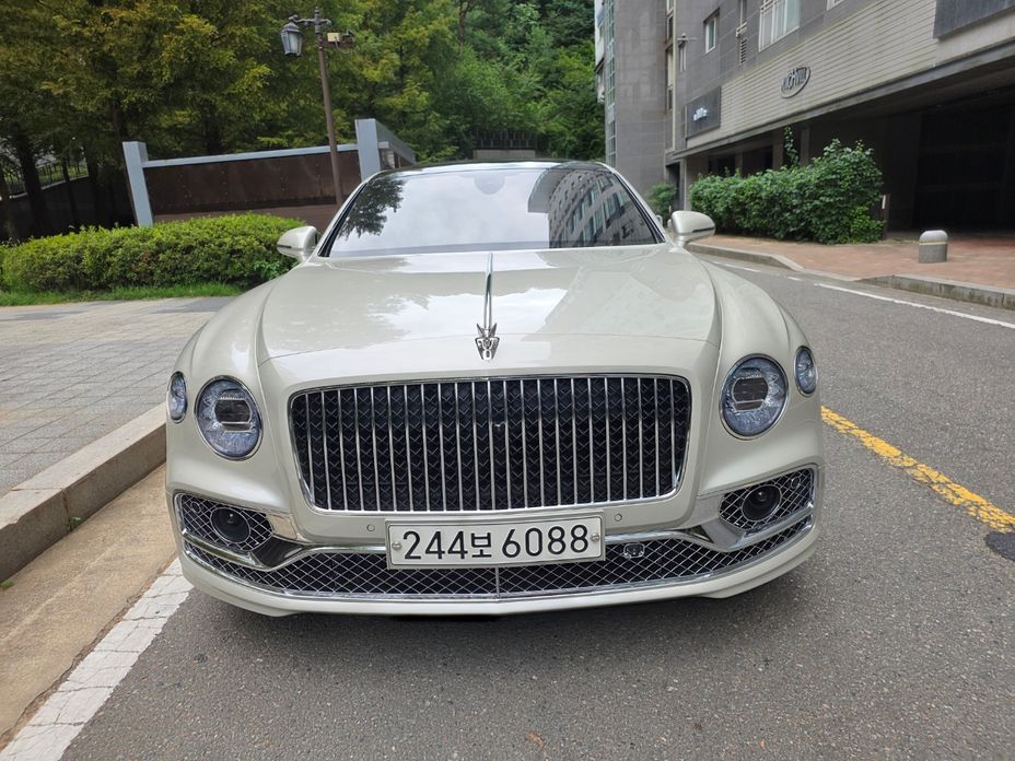 Bentley Flying Spur 2023