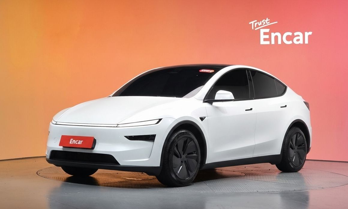 Tesla Model Y 2025