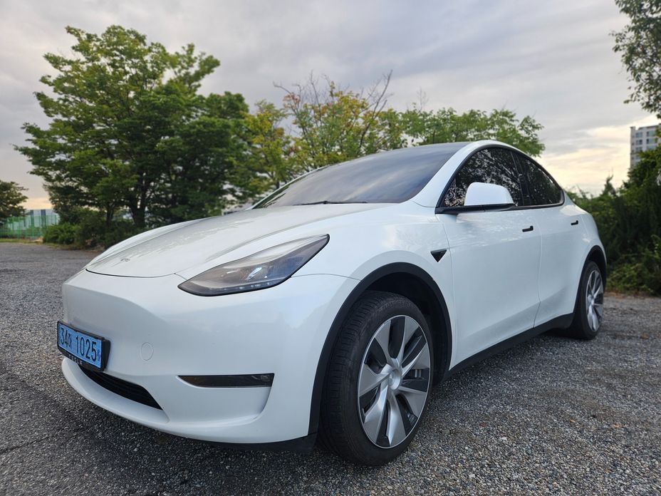 Tesla Model Y 2023