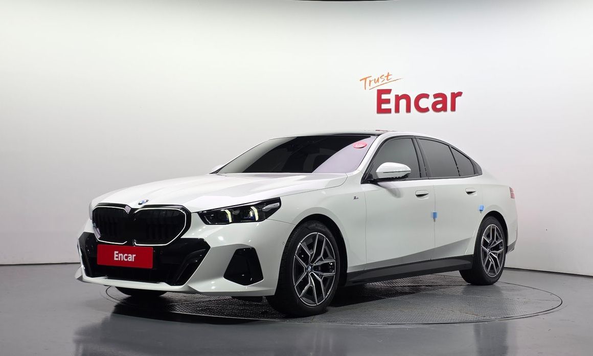 BMW 5-Series 2025